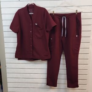 Figs Burgundy Women's Scrub Set Medium
